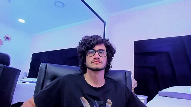 Loggan donnelly online show from 24, 1, 2025