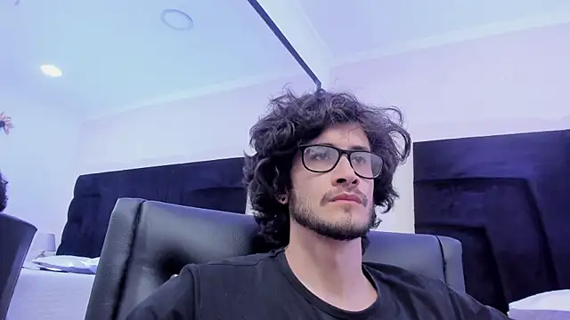 Loggan donnelly online show from 24, 1, 2025