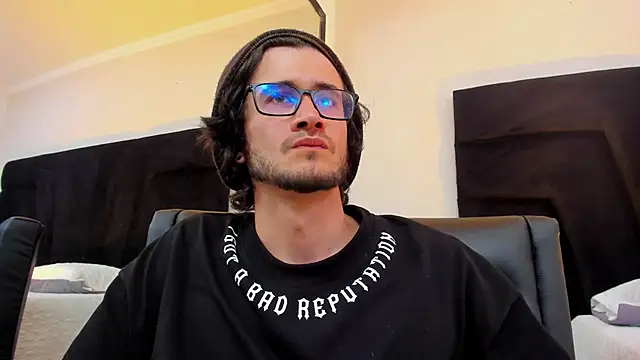 Loggan donnelly online show from 25, 1, 2025