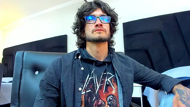 Loggan donnelly online show from 15, 2, 2025