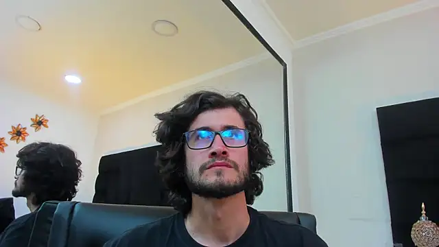 Loggan donnelly online show from 5, 3, 2025