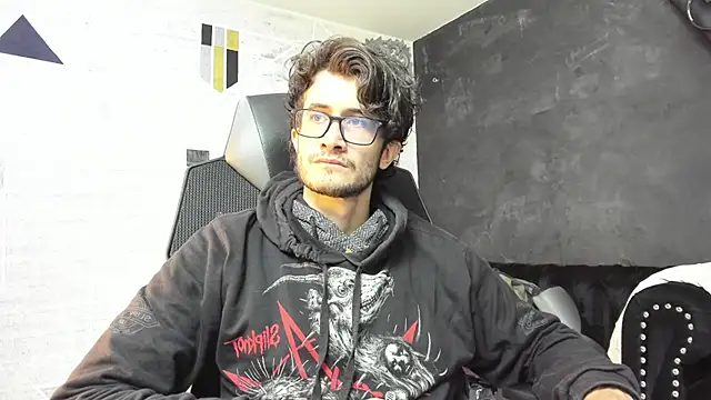 Loggan donnelly online show from 17, 9, 2025