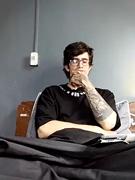 Loggan donnelly online show from 12, 3, 2026