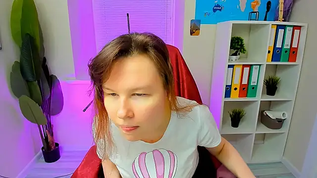 Snapshot of CarolGiggly chatting on 3, 10, 2025 CarolGiggly online show from 3, 10, 2025