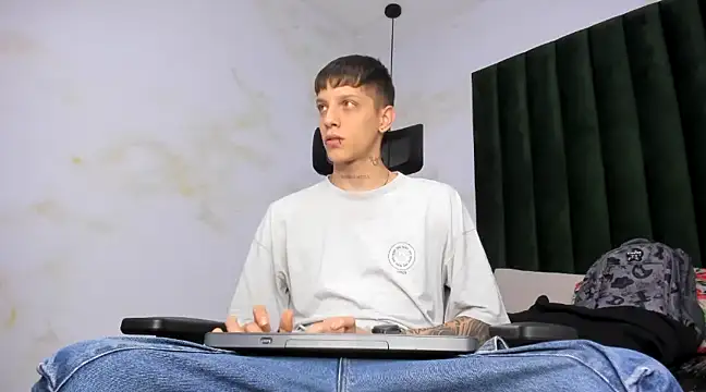 Adam hard  online show from 26, 2, 2025