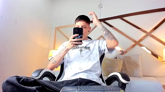 Adam hard  online show from 26, 9, 2025