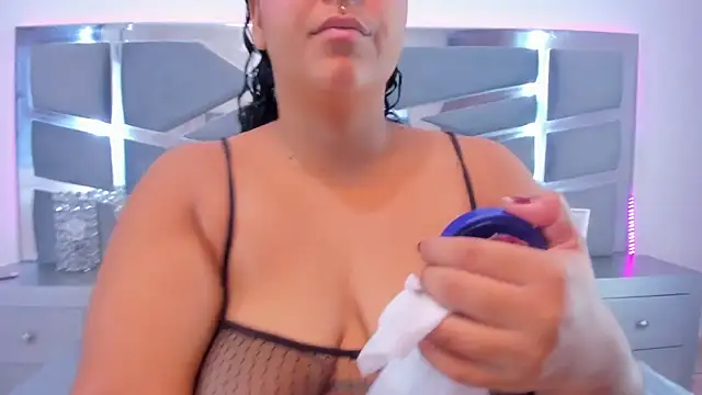 Tiffanymiller00 online show from 4, 12, 2024