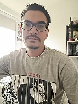 Snapshot of Cam_Sorrento chatting on 16, 4, 2026 Cam Sorrento online show from 16, 4, 2026