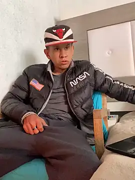 Snapshot of oiram27 chatting on 21, 2, 2025 oiram27 online show from 21, 2, 2025