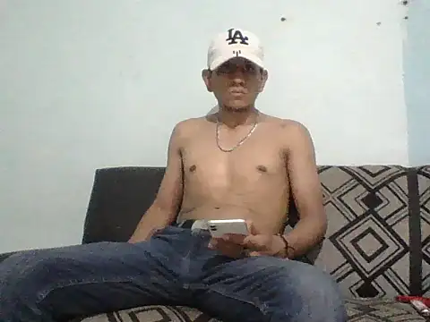 Snapshot of oiram27 chatting on 24, 9, 2025 oiram27 online show from 24, 9, 2025