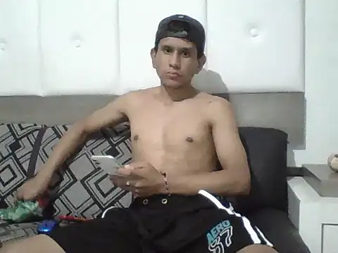 Snapshot of oiram27 chatting on 7, 10, 2025 oiram27 online show from 7, 10, 2025