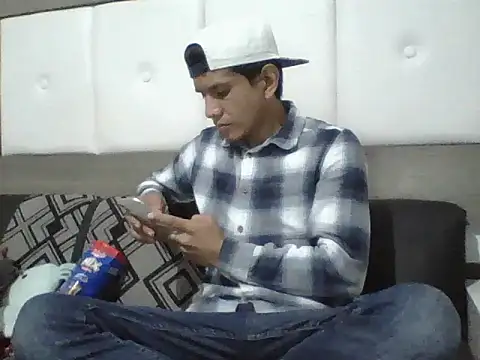 Snapshot of oiram27 chatting on 16, 10, 2025 oiram27 online show from 16, 10, 2025