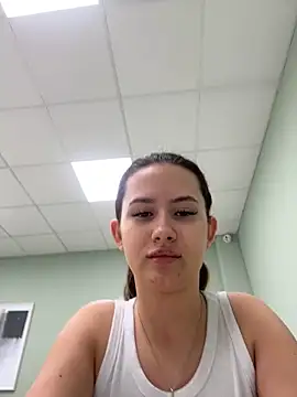 milaleoneli online show from 7, 3, 2025