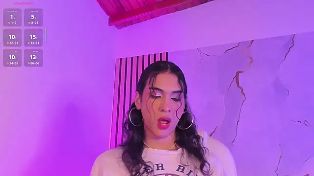 MiaCavallii  online show from 7, 10, 2025