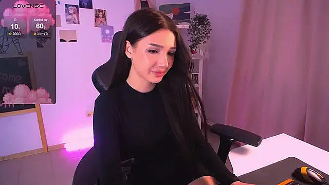 Snapshot of EmmaKeam chatting on 4, 12, 2024 EmmaKeam online show from 4, 12, 2024