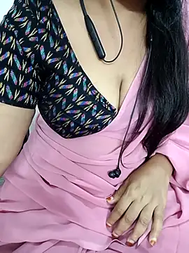 Snapshot of Yours_Radika chatting on 29, 12, 2024 Yours Radika online show from 29, 12, 2024