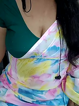 Snapshot of Yours_Radika chatting on 1, 1, 2025 Yours Radika online show from 1, 1, 2025