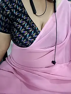 Snapshot of Yours_Radika chatting on 8, 1, 2025 Yours Radika online show from 8, 1, 2025