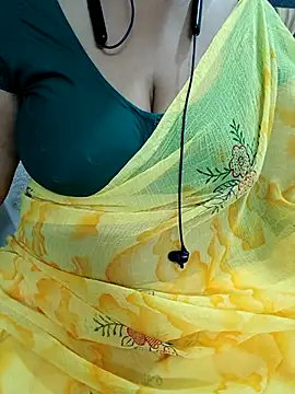 Snapshot of Yours_Radika chatting on 20, 2, 2025 Yours Radika online show from 20, 2, 2025