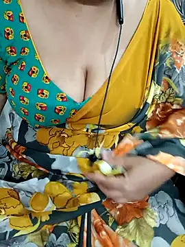 Snapshot of Yours_Radika chatting on 25, 2, 2025 Yours Radika online show from 25, 2, 2025