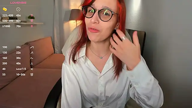 Snapshot of Dora_Marcelli chatting on 11, 10, 2025 Dora Marcelli online show from 11, 10, 2025