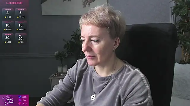 Snapshot of Nika_Smit chatting on 14, 12, 2024 Nika Smit online show from 14, 12, 2024