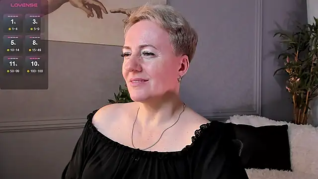 Snapshot of Nika_Smit chatting on 5, 3, 2025 Nika Smit online show from 5, 3, 2025