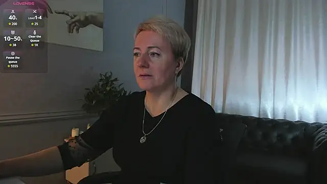 Snapshot of Nika_Smit chatting on 4, 10, 2025 Nika Smit online show from 4, 10, 2025