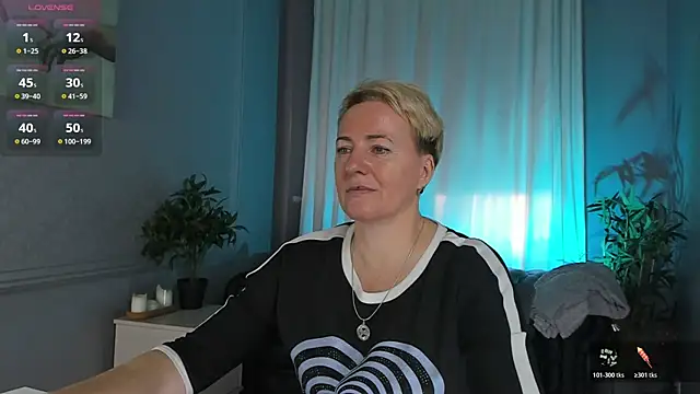 Snapshot of Nika_Smit chatting on 17, 10, 2025 Nika Smit online show from 17, 10, 2025