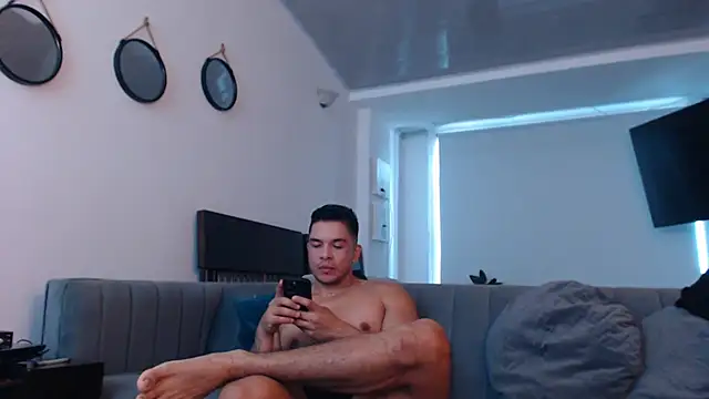 Snapshot of estebandelouis chatting on 3, 3, 2025 estebandelouis online show from 3, 3, 2025