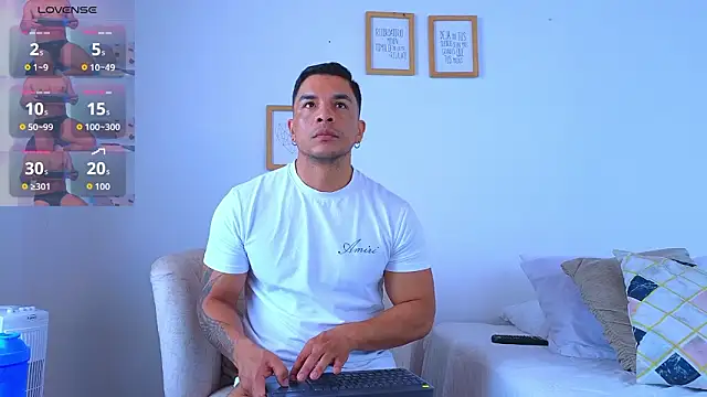 Snapshot of estebandelouis chatting on 10, 3, 2026 estebandelouis online show from 10, 3, 2026