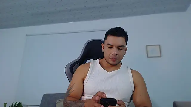 Snapshot of estebandelouis chatting on 11, 7, 2026 estebandelouis online show from 11, 7, 2026
