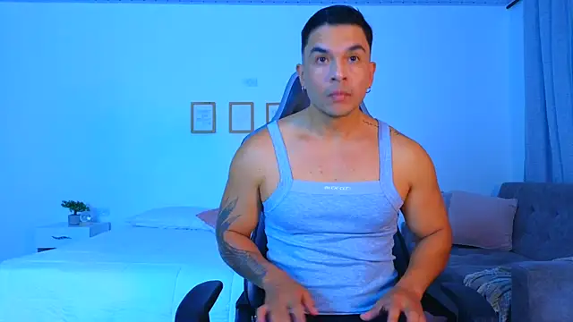 Snapshot of estebandelouis chatting on 3, 8, 2026 estebandelouis online show from 3, 8, 2026