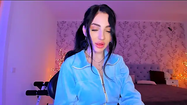 NancyLovee  online show from 10, 5, 2026