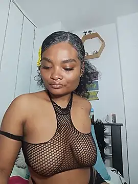 Snapshot of gianna_smith chatting on 5, 7, 2026 gianna smith online show from 5, 7, 2026