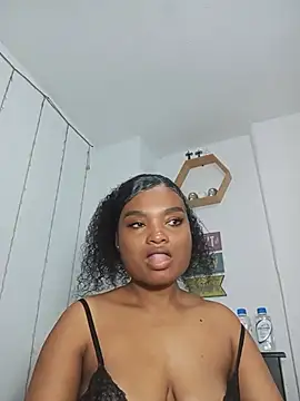 Snapshot of gianna_smith chatting on 10, 7, 2026 gianna smith online show from 10, 7, 2026
