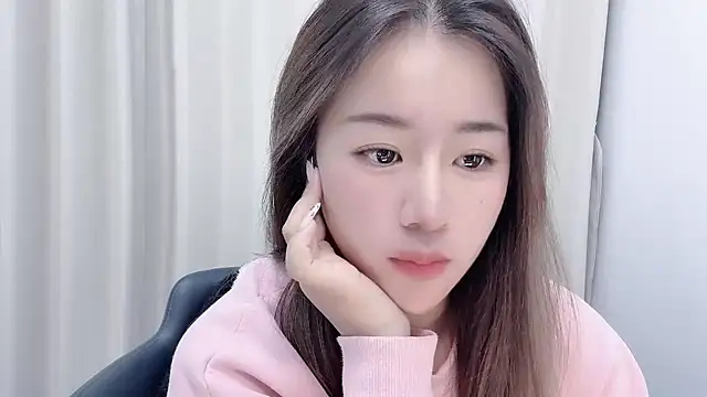 Snapshot of chloe-01 chatting on 5, 12, 2024 chloe-01 online show from 5, 12, 2024