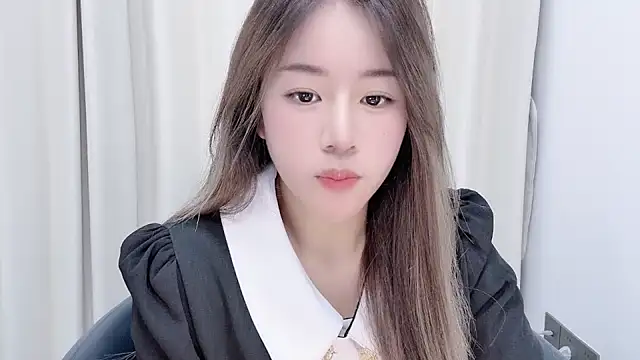 Snapshot of chloe-01 chatting on 12, 12, 2024 chloe-01 online show from 12, 12, 2024