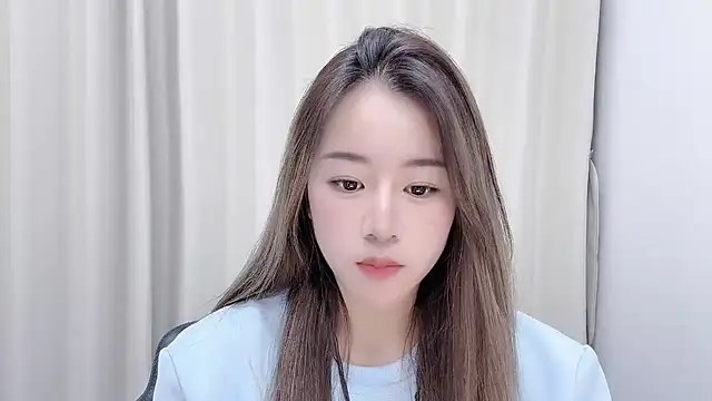 Snapshot of chloe-01 chatting on 29, 12, 2024 chloe-01 online show from 29, 12, 2024