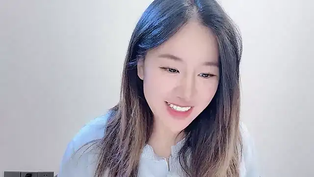 Snapshot of chloe-01 chatting on 12, 11, 2025 chloe-01 online show from 12, 11, 2025