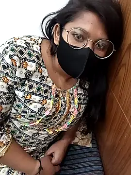 Hot Love   online show from 8, 12, 2024