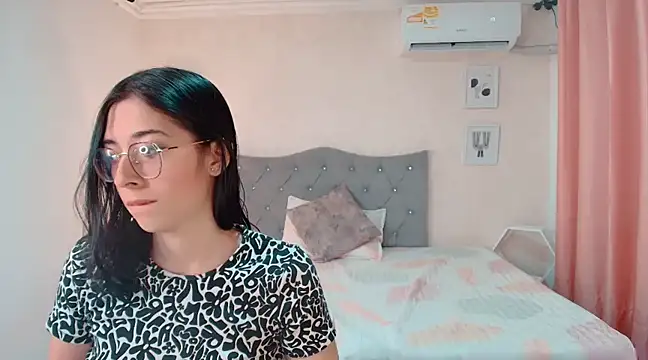 Snapshot of brooklove_doll chatting on 4, 3, 2025 brooklove doll online show from 4, 3, 2025