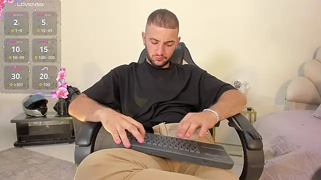 MaximusDick1  online show from 27, 6, 2026