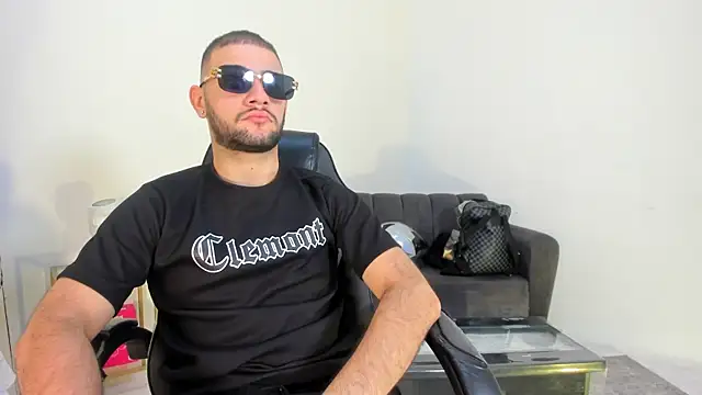 MaximusDick1  online show from 26, 7, 2026