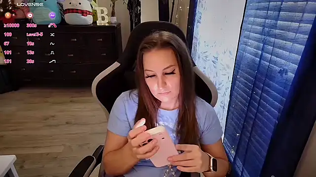 Snapshot of Brooklyn_Bee chatting on 19, 11, 2025 Brooklyn Bee online show from 19, 11, 2025