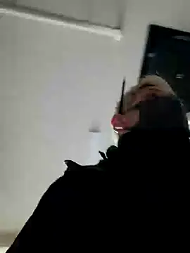 Snapshot of da--------i chatting on 12, 2, 2025 da--------i online show from 12, 2, 2025