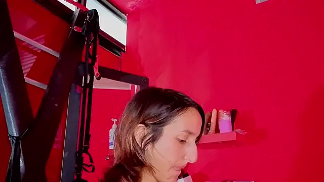 Ambar Roux  online show from 7, 5, 2026