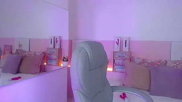 Snapshot of violeta_leon chatting on 25, 2, 2025 violeta leon online show from 25, 2, 2025