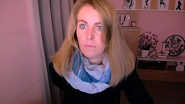 Snapshot of Hot_Milady chatting on 5, 12, 2024 Hot Milady online show from 5, 12, 2024