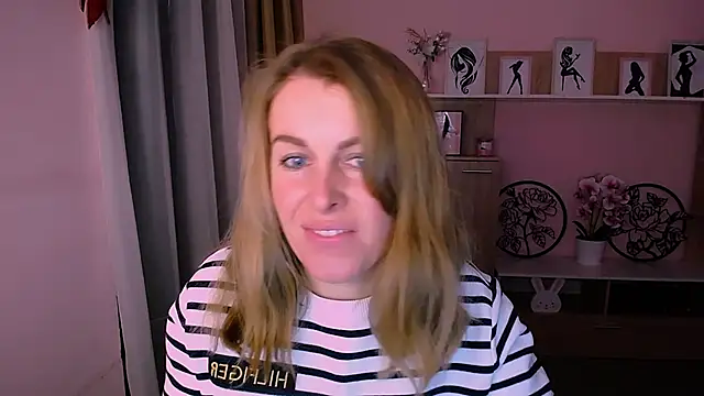 Snapshot of Hot_Milady chatting on 18, 12, 2024 Hot Milady online show from 18, 12, 2024